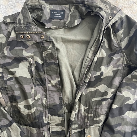 💚 Camouflage Utility Jacket ~ Size L/XL ~ Women's ~ Super Cute 💚 - Picture 2 of 4